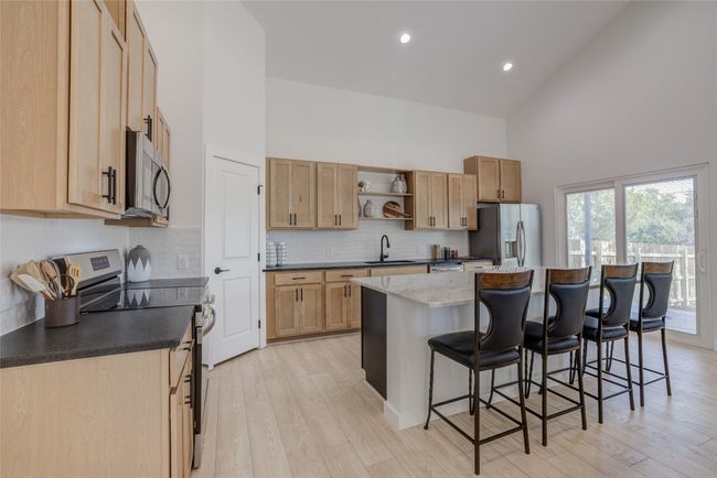 18208 Gregg Bluff Rd, House other with 3 bedrooms, 3 bathrooms and 4 parking in Jonestown TX | Image 4