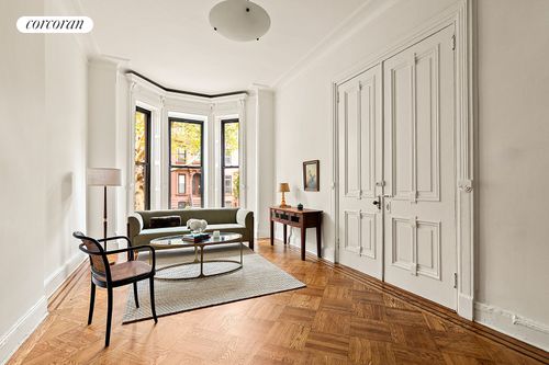 244 Avenue Of The Americas, New York, NY, 10014-4721 | Card Image