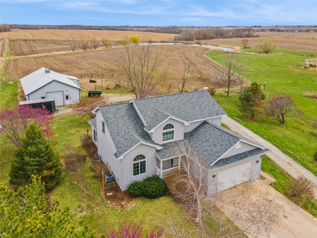 822 40 Th Ave, Home with 4 bedrooms, 4 bathrooms and null parking in Pleasantville IA | Image 4