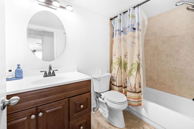 353 Maplecrest Cir, Condo with 3 bedrooms, 2 bathrooms and null parking in Jupiter FL | Image 23