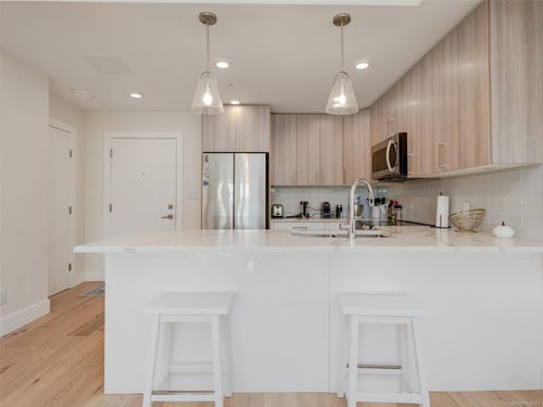 307-7098 Wallace Dr, Brentwood Bay, BC, V8M1G9 | Card Image