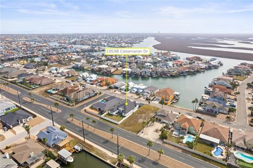 13538 Catamaran Dr, Corpus Christi, TX, 78418-6953 | Card Image