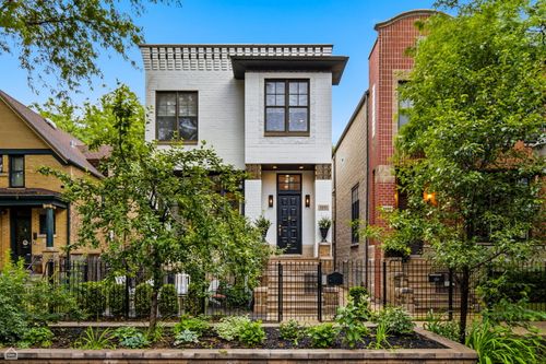 1310 W Roscoe St, Chicago, IL, 60657-1414 | Card Image