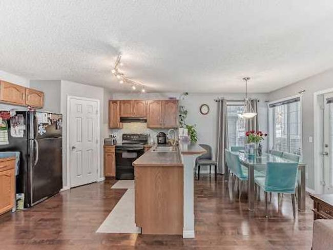127 Hidden Creek Rise Nw, Home with 3 bedrooms, 2 bathrooms and 2 parking in Calgary AB | Image 10