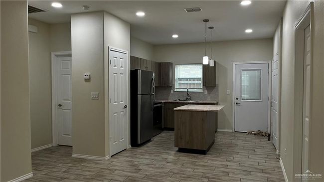 APT-4 - 4902 N Hiawatha Dr, Condo with 3 bedrooms, 2 bathrooms and 2 parking in Pharr TX | Image 6
