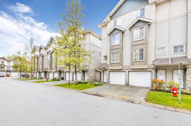 43 - 14855 100 Avenue, Townhouse with 3 bedrooms, 2 bathrooms and 2 parking in Surrey BC | Image 3