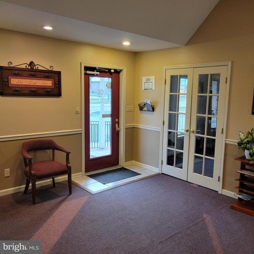 c-1814 E Main St, Waynesboro, PA, 17268-1879 | Card Image