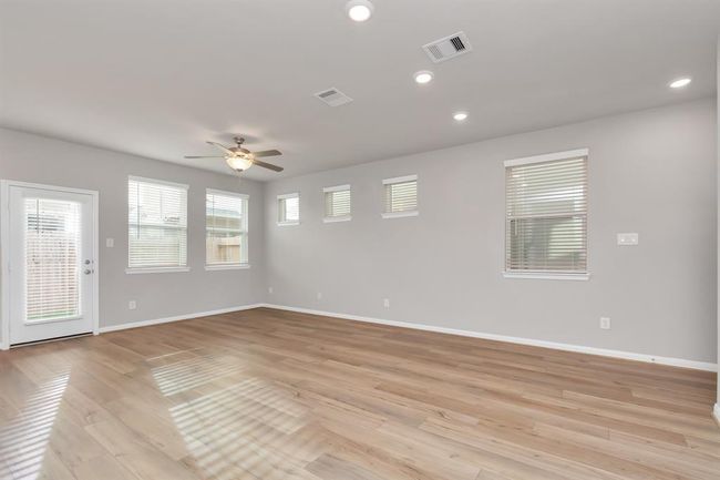 1526 Parkland Oak Dr, House other with 3 bedrooms, 3 bathrooms and 2 parking in Houston TX | Image 4