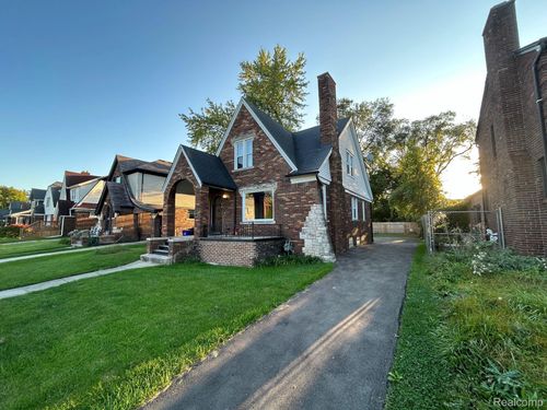 239 Newport St, Detroit, MI, 48215-3181 | Card Image
