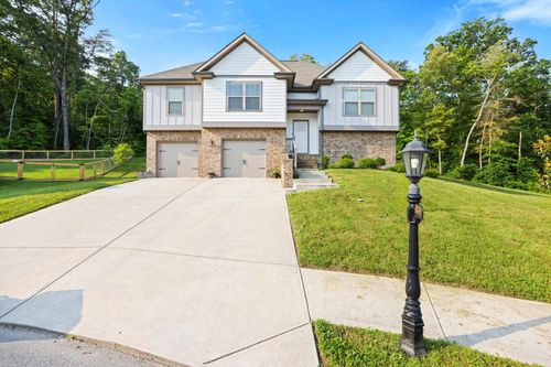9301 Freemont Way, Hixson, TN, 37343-5879 | Card Image