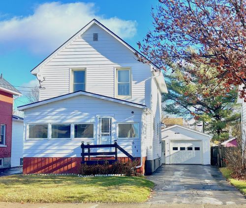 {{alt}} | Card Image