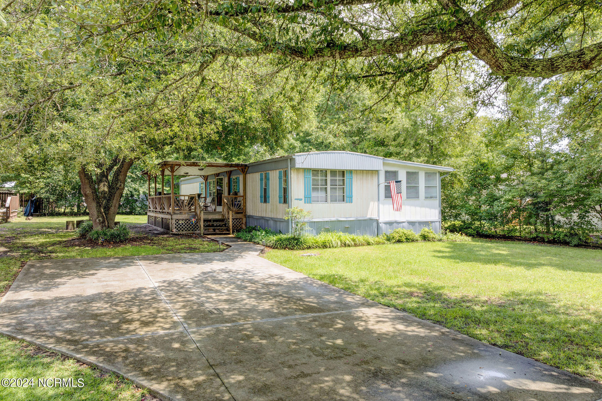 Creek Dr, Hampstead, NC 28443