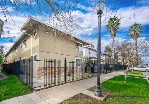 3222 2nd Avenue, Sacramento, CA, 95817 | Card Image