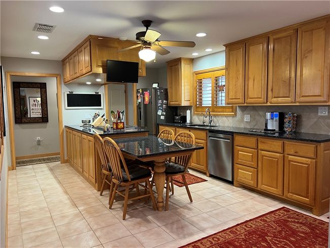 1504 Morningside Dr, House other with 3 bedrooms, 2 bathrooms and null parking in Alice TX | Image 4
