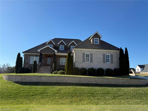 8521 Parkchester Pl, Oak Ridge, NC, 27310-9868 | Card Image