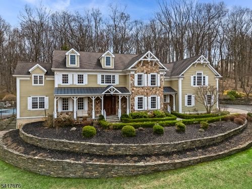 11 Combs Hollow Rd, Mendham Twp, NJ, 07945-2204 | Card Image