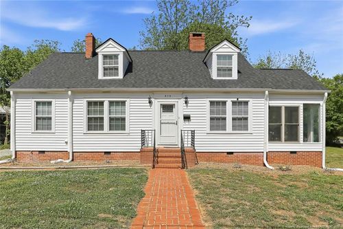 315 S 3rd Ave, Siler City, NC, 27344-3526 | Card Image