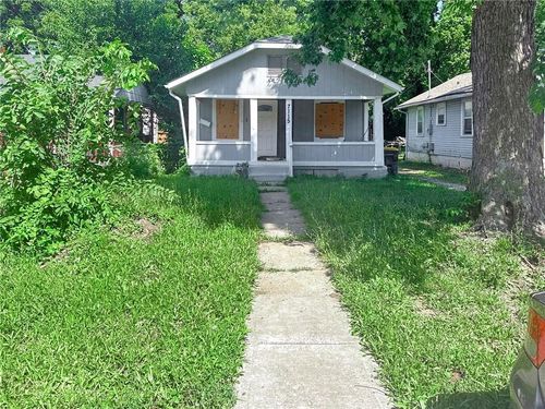 7115 Bellefontaine Ave, Kansas City, MO, 64132-1832 | Card Image