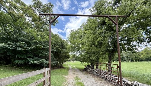 1932 Vales Mill Rd, Pulaski, TN, 38478-5517 | Card Image
