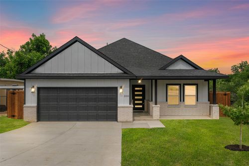 2104 Danner St, Fort Worth, TX, 76105 | Card Image