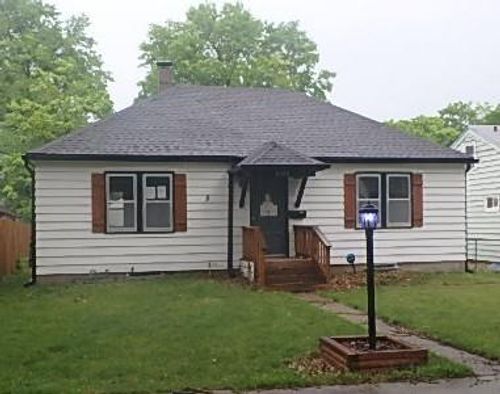 2322 Hazelton Court, Topeka, KS, 66606 | Card Image