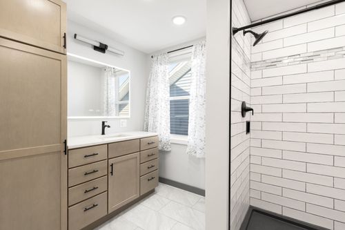 7005 N Osceola Ave, Chicago, IL, 60631-1046 | Card Image