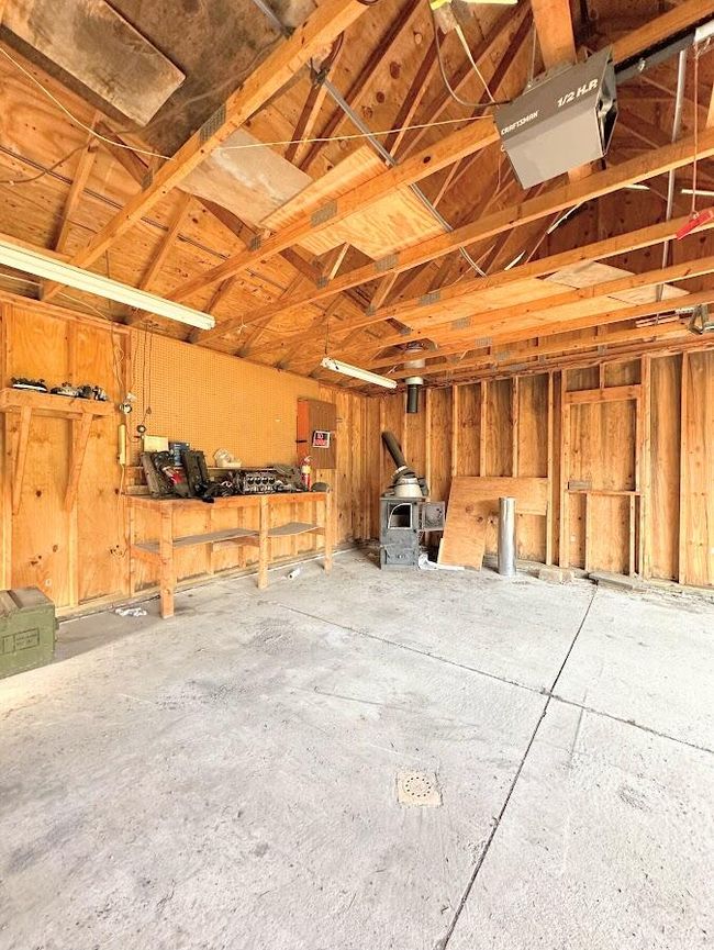 Garage | Image 19