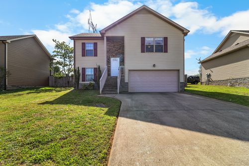 2200 Trophy Trce, Clarksville, TN, 37040-6271 | Card Image