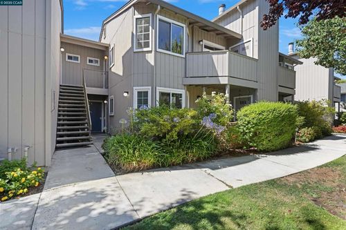 3450 Wine Cask Way, San Jose, CA, 95124-2555 | Card Image