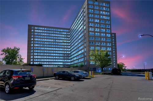 apt-630-631-8900 E Jefferson Ave, Detroit, MI, 48214-2859 | Card Image