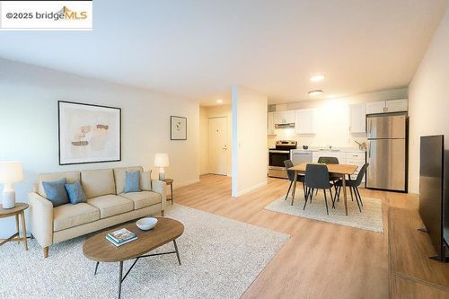 apt-112-425 Orange St, Oakland, CA, 94610-2941 | Card Image