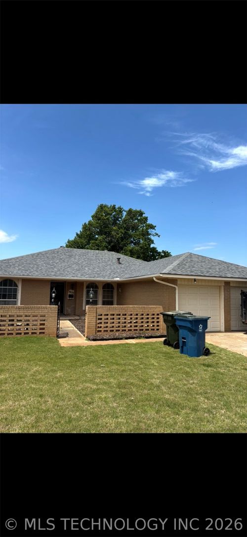3657 Rolling Lane Cir, Midwest City, OK, 73110-1219 | Card Image