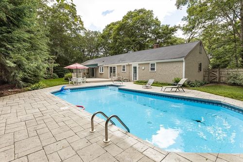25 Naushon Cir, Centerville, MA, 02632-2825 | Card Image