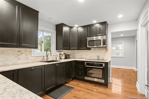 10 Harvann Rd, Norwalk, CT, 06850-1905 | Card Image