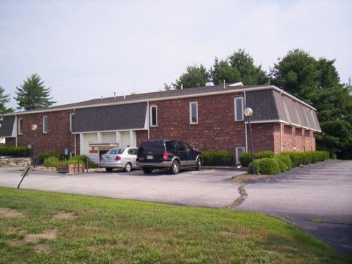 unit-4-13 Orchard View Dr, Londonderry, NH, 03053-3456 | Card Image