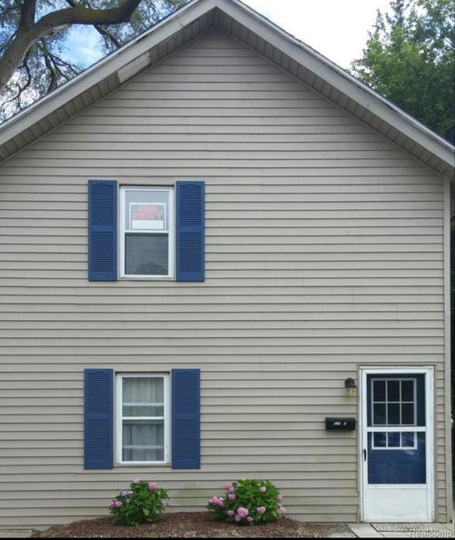 610 E Main St, Flushing, MI, 48433-2047 | Card Image