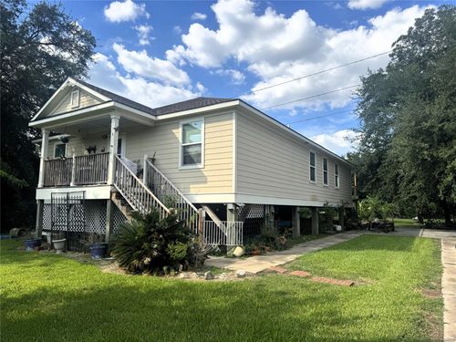 104 Macarthur St, Baytown, TX, 77520-1728 | Card Image