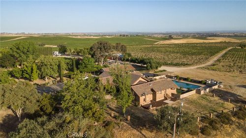 2995 Pleasant Rd, San Miguel, CA, 93451-9562 | Card Image