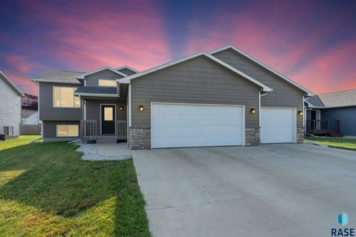 4024 S Sparta Ave Avenue, Sioux Falls, SD, 57110-4540 | Card Image