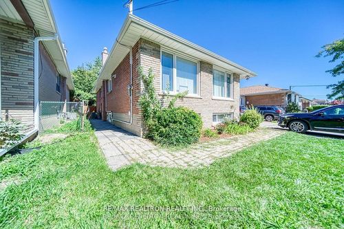 2-36 Beaver Valley Rd, North York, ON, M3H4S1 | Card Image