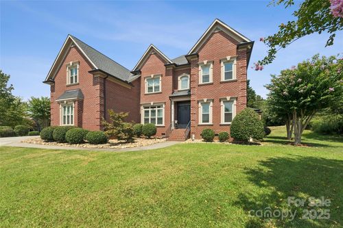 5518 Two Iron Dr, Matthews, NC, 28104-2223 | Card Image