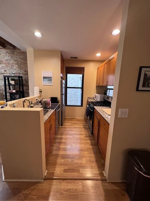 2f-2129 W Le Moyne St, Chicago, IL, 60622-1817 | Card Image