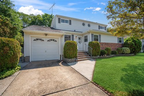 12 Willets Dr, Syosset, NY, 11791-3914 | Card Image