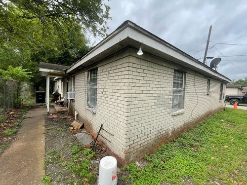 5118 Mallow St, Houston, TX, 77033-3942 | Card Image