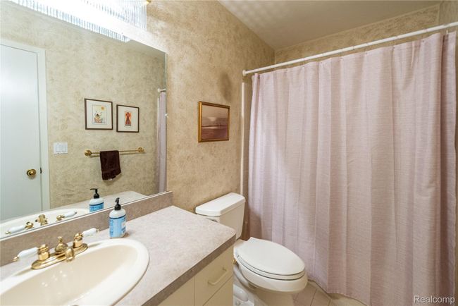 Second bathroom | Image 26