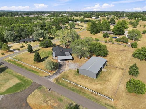 310 Cottonwood Dr, Tuttle, OK, 73089-8610 | Card Image