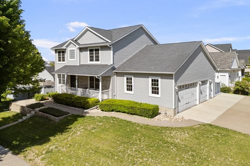 6911 Madison St, Davenport, IA, 52806-2067 | Card Image
