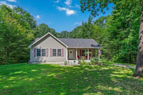 5 Pinehurst Dr, Bennington, NH, 03442-4401 | Card Image