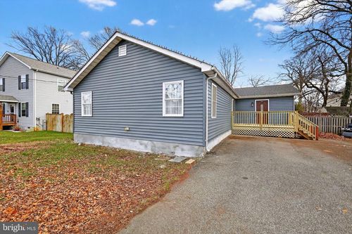 305 Oakwood Rd, EDGEWATER, MD, 21037-2025 | Card Image