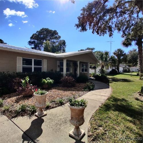 1154 Se 3rd St, Crystal River, FL, 34429-4537 | Card Image